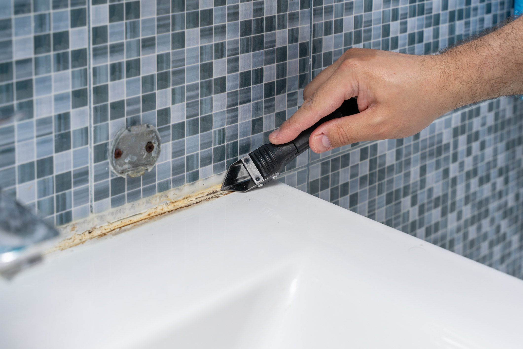 Remove bathroom store silicone sealant